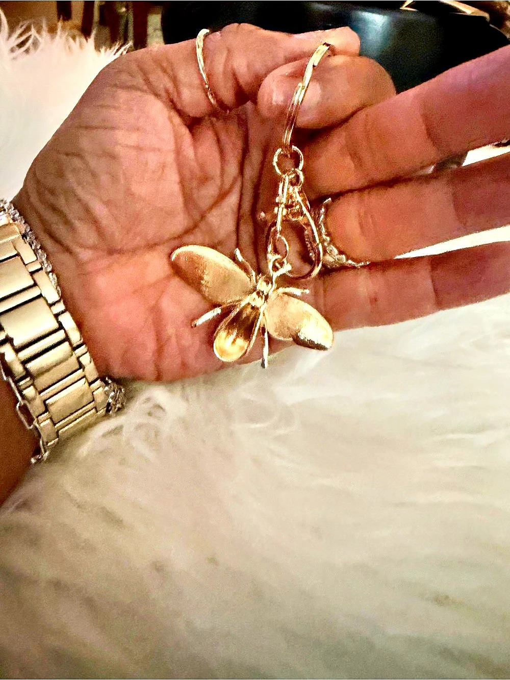 Crystal Bee Keychain in Gold - Picture 4 of 4